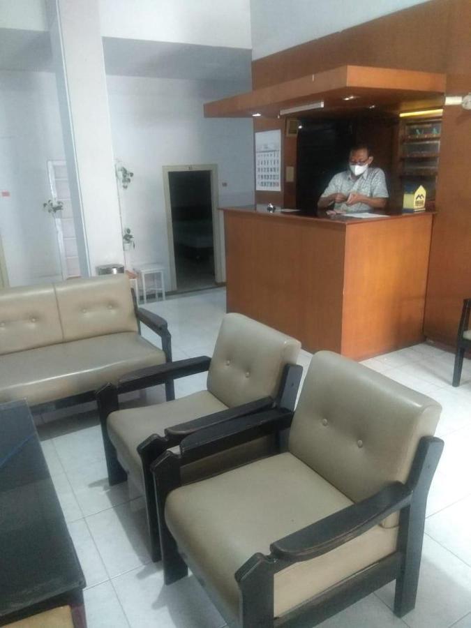 Hotel Maya Tegal  Luaran gambar