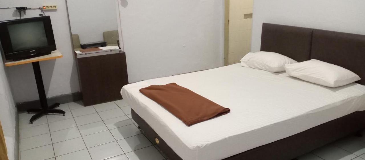 Hotel Maya Tegal  Luaran gambar
